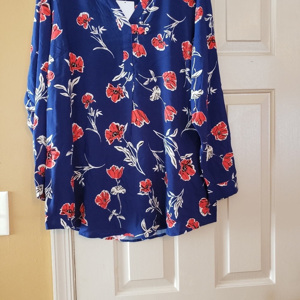 🆕️Ladies Tunic​ - Picture 4 of 8